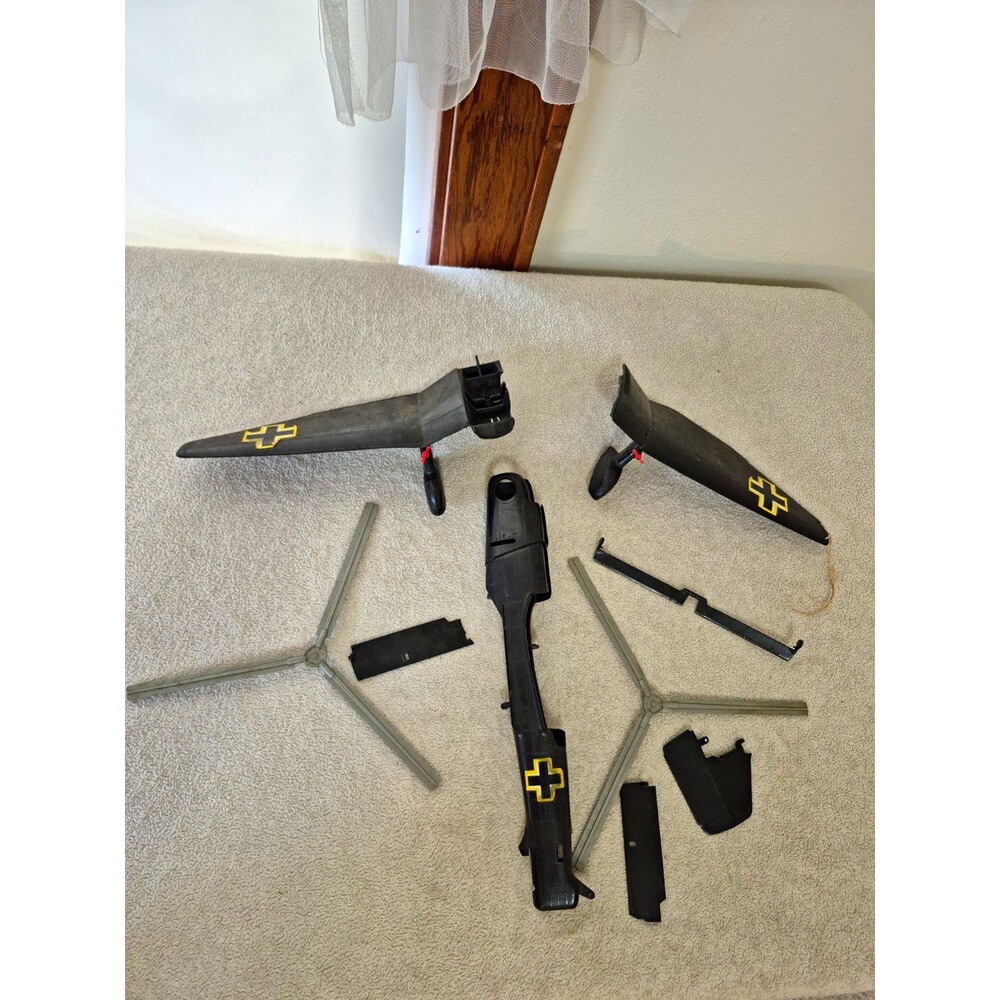 Painted Plastic Aircraft Model Kit Parts Unassembled Black/Yellow Single Unit